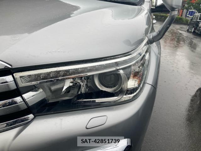 Toyota HILUX TRUCK 2018-08 8829411-5