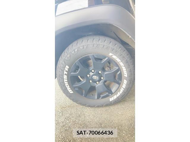 Toyota HILUX TRUCK 2019-04 8829409-3
