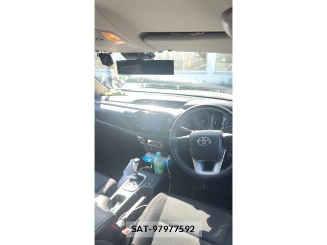 Toyota HILUX TRUCK 2022-03 8829408-9