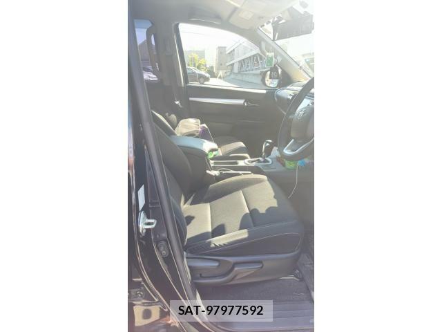 Toyota HILUX TRUCK 2022-03 8829408-10