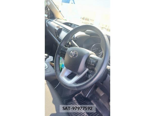 Toyota HILUX TRUCK 2022-03 8829408-11