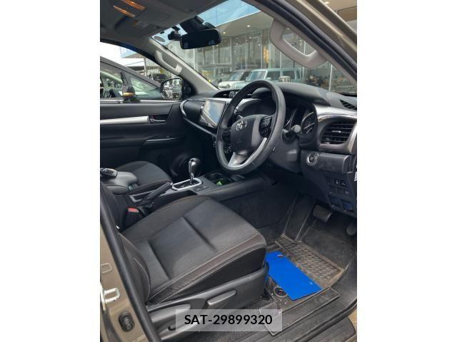 Toyota HILUX TRUCK 2021-03 8829406-12