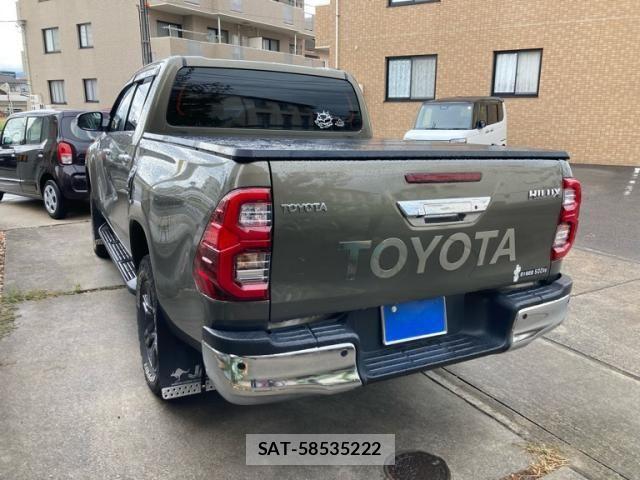 Toyota HILUX TRUCK 2023-10 8829407-1
