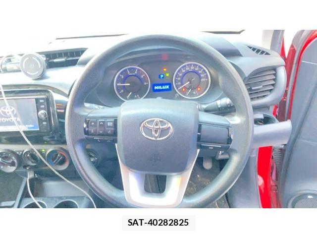 Toyota HILUX TRUCK 2018-09 8871157-13
