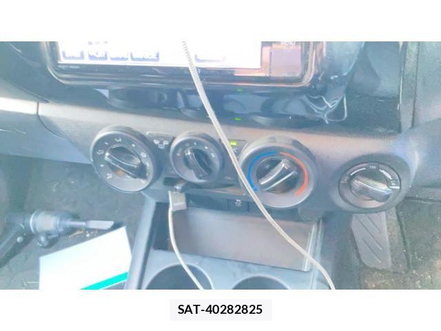 Toyota HILUX TRUCK 2018-09 8871157-19