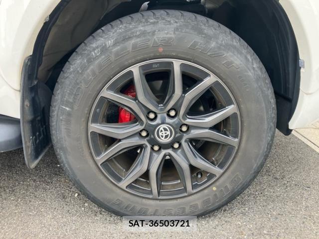 Toyota HILUX TRUCK 2022-12 8883706-3