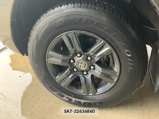 Toyota HILUX TRUCK 2020-11 8883707-11