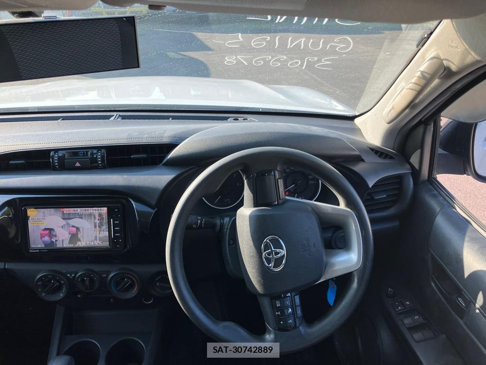 Toyota HILUX TRUCK 2018 932717-13