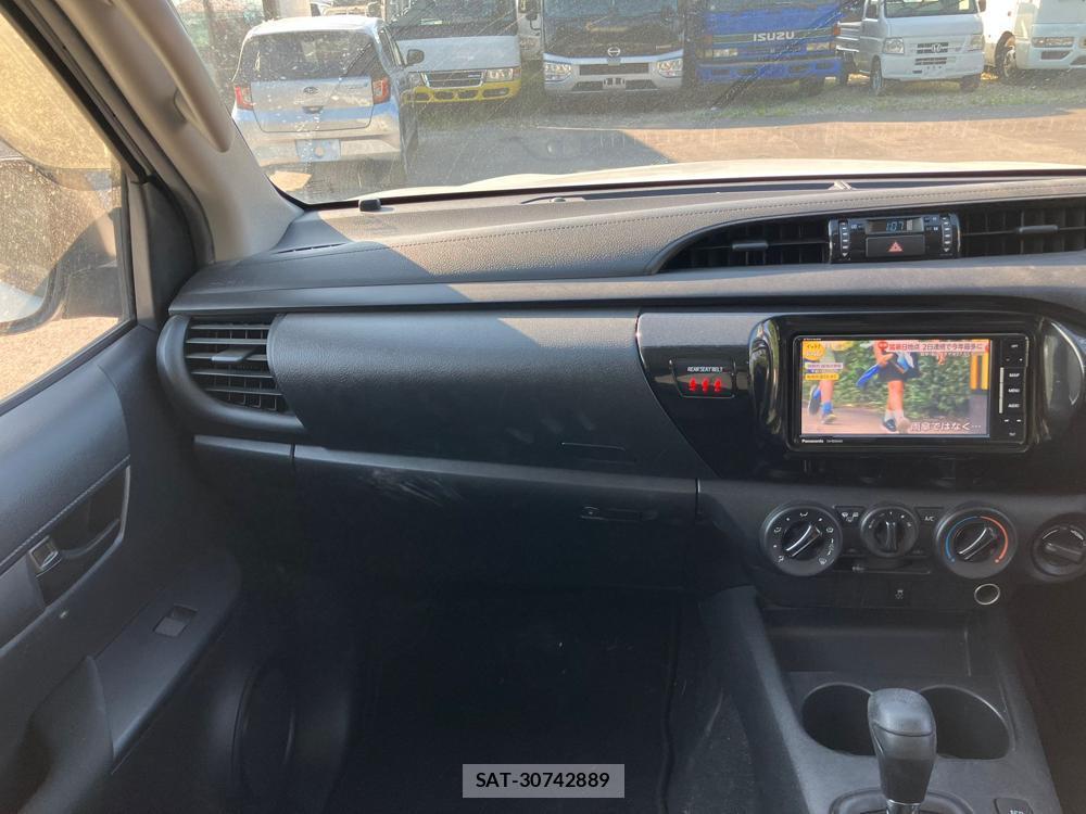Toyota HILUX TRUCK 2018 932717-18