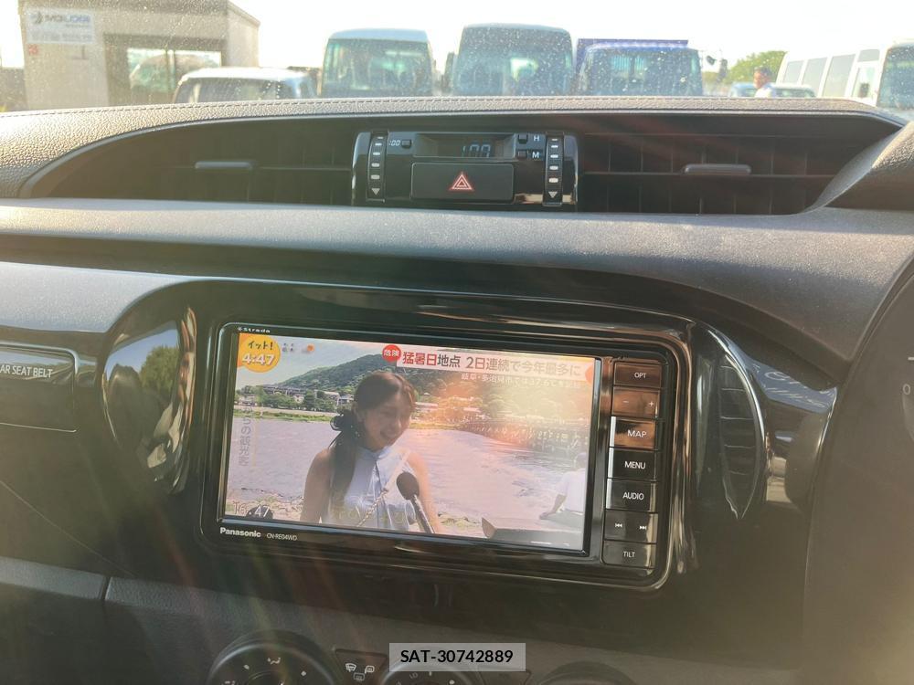 Toyota HILUX TRUCK 2018 932717-19