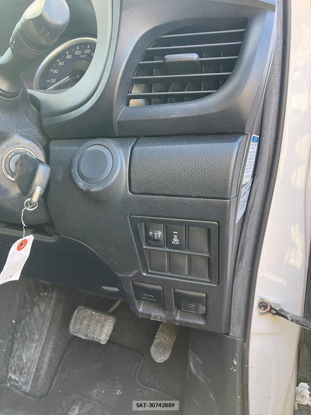 Toyota HILUX TRUCK 2018 932717-23