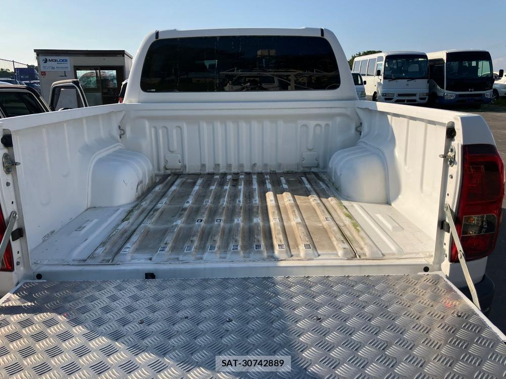 Toyota HILUX TRUCK 2018 932717-27