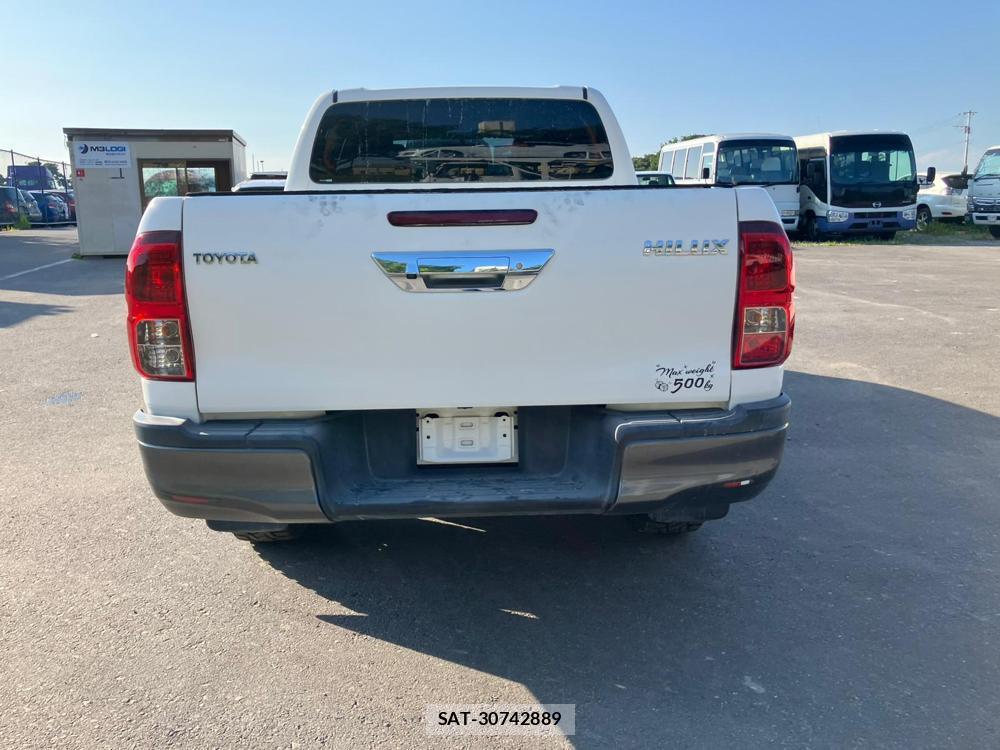 Toyota HILUX TRUCK 2018 932717-3