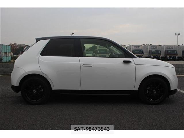 Honda e 2022-04 1609327-8