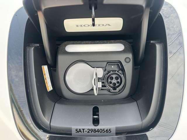 Honda e 2024-04 2666678-12