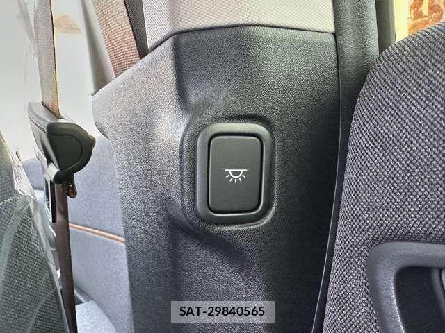 Honda e 2024-04 2666678-4