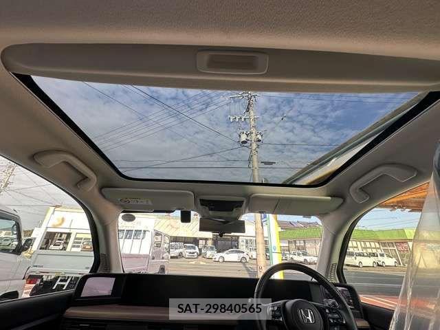Honda e 2024-04 2666678-6