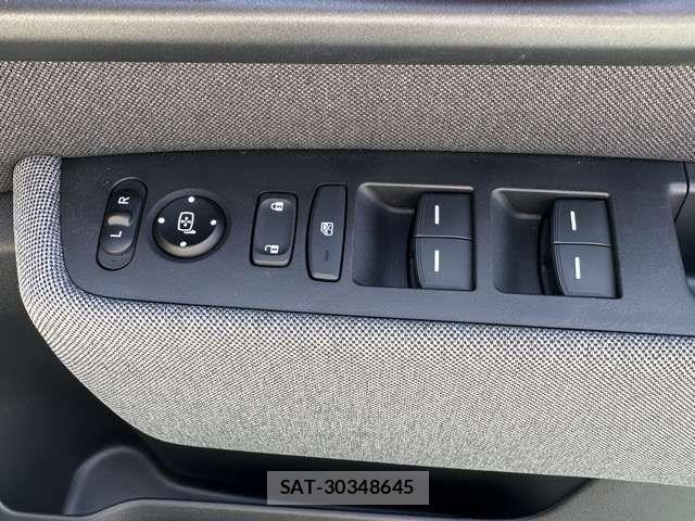 Honda e 2021-03 7617010-14