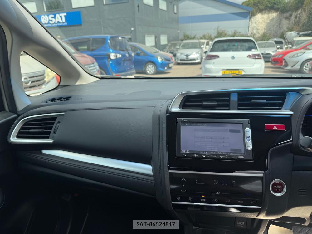 Honda FIT HYBRID 2013-10 452923-17