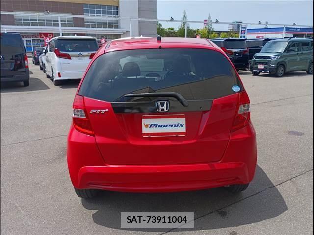Honda FIT 2013-06 6676285-10