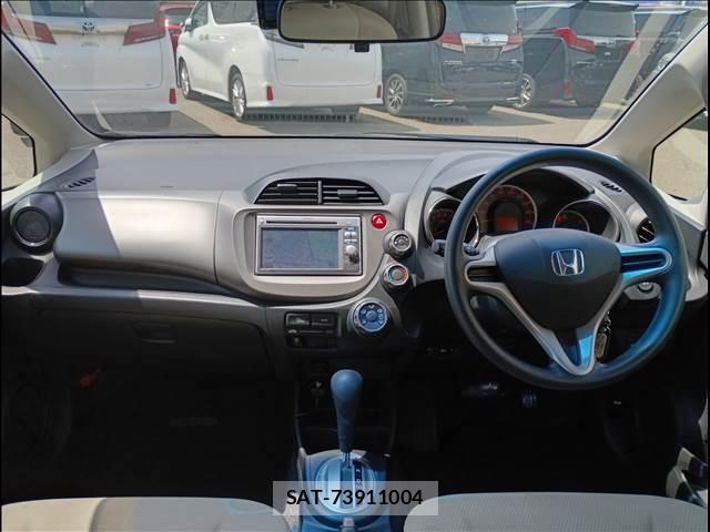 Honda FIT 2013-06 6676285-11