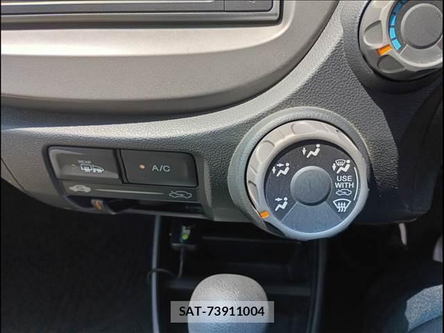 Honda FIT 2013-06 6676285-18