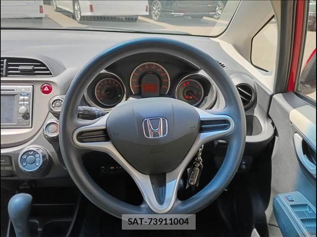 Honda FIT 2013-06 6676285-27