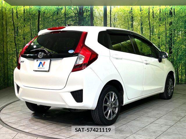 Honda FIT 2013-10 7358092-16