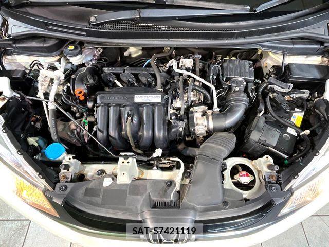 Honda FIT 2013-10 7358092-17
