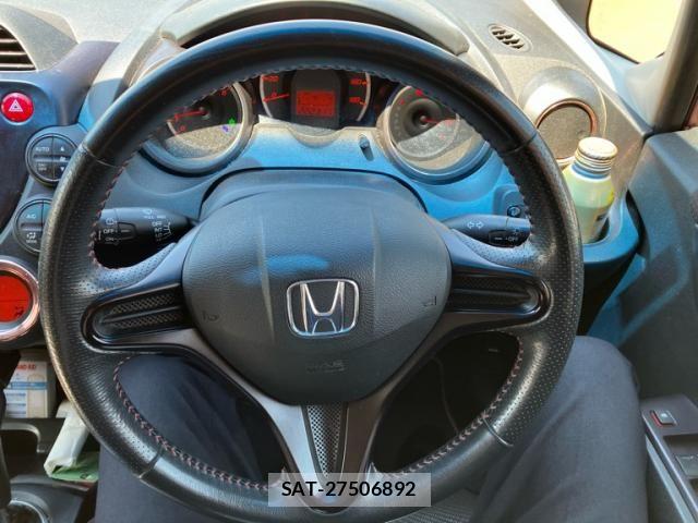 Honda FIT 2013-06 7454781-11
