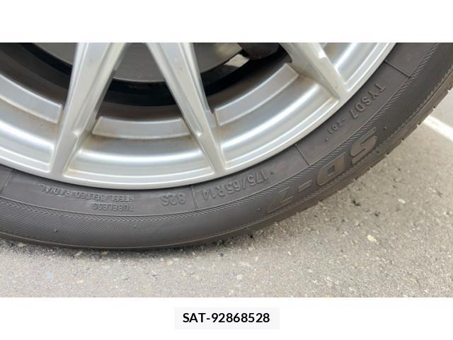 Honda FIT 2013-04 7508843-5