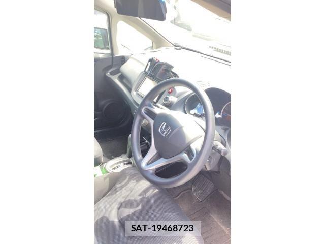 Honda FIT 2011-09 7876852-8