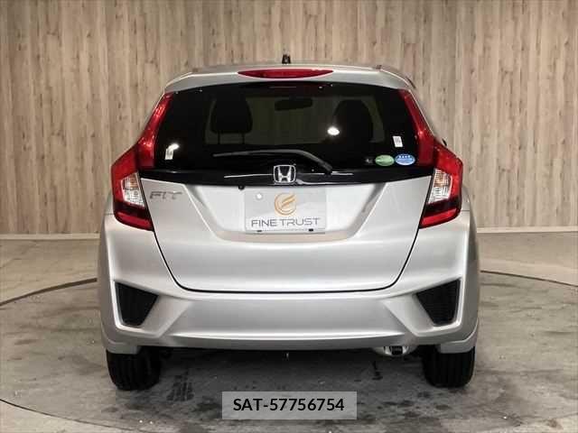 Honda FIT 2016-06 7876845-17
