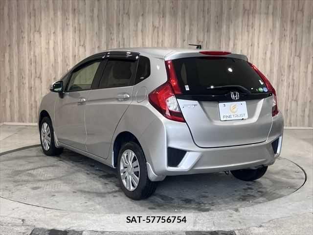 Honda FIT 2016-06 7876845-18