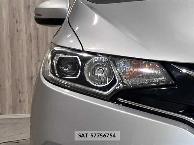 Honda FIT 2016-06 7876845-23