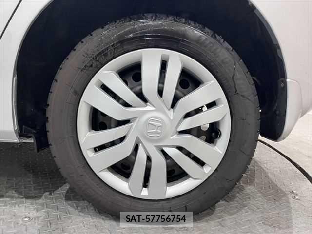 Honda FIT 2016-06 7876845-25