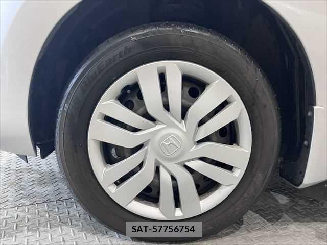Honda FIT 2016-06 7876845-26