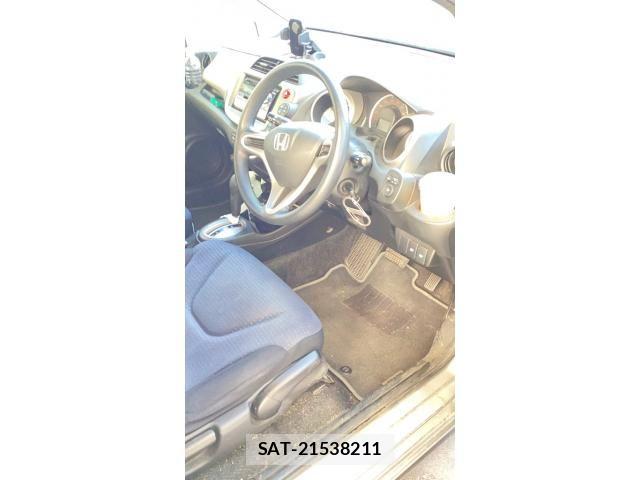 Honda FIT 2009-06 7876851-13