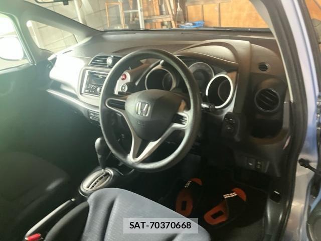Honda FIT 2010-03 7979473-13