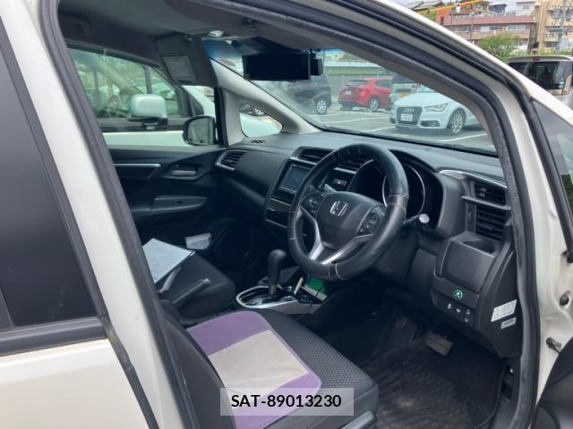 Honda FIT 2018-04 8035968-11