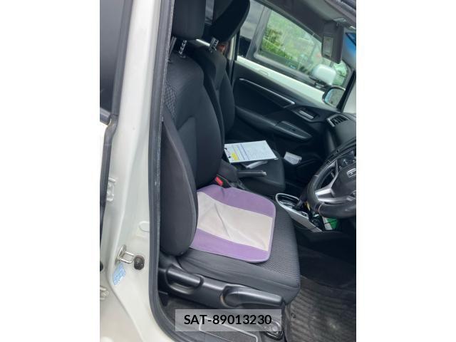 Honda FIT 2018-04 8035968-12