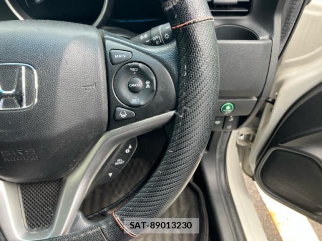 Honda FIT 2018-04 8035968-16