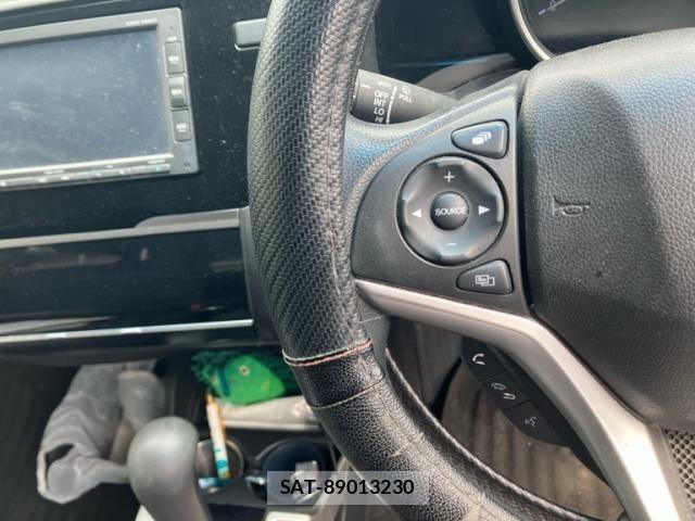 Honda FIT 2018-04 8035968-17
