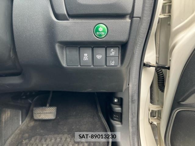 Honda FIT 2018-04 8035968-18