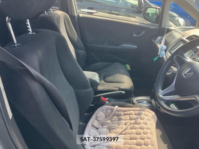 Honda FIT 2012-04 8158569-19