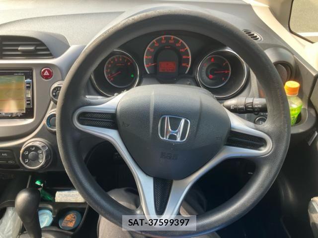 Honda FIT 2012-04 8158569-23