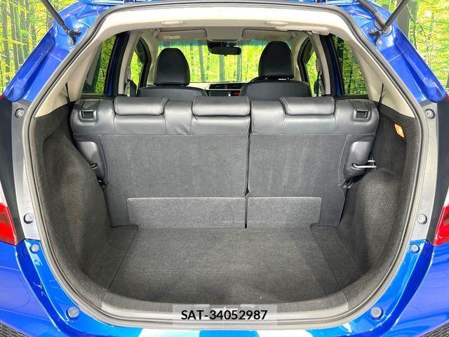 Honda FIT 2014-01 8207856-10