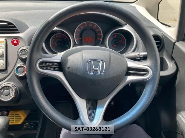 Honda FIT 2013-03 8230332-17