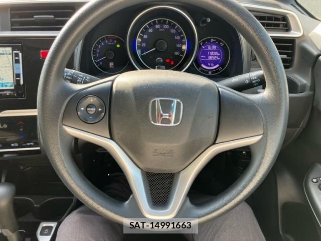 Honda FIT 2015-03 8354646-13