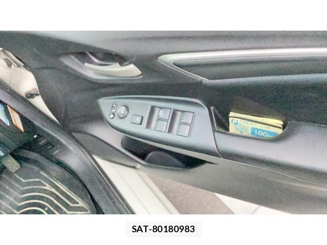 Honda FIT 2015-11 8371728-6
